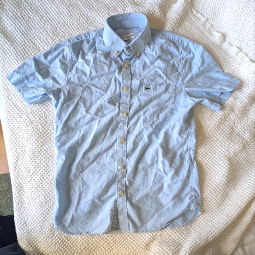 Lacoste Men's Chambray button-down short sleeve shirt, size S.